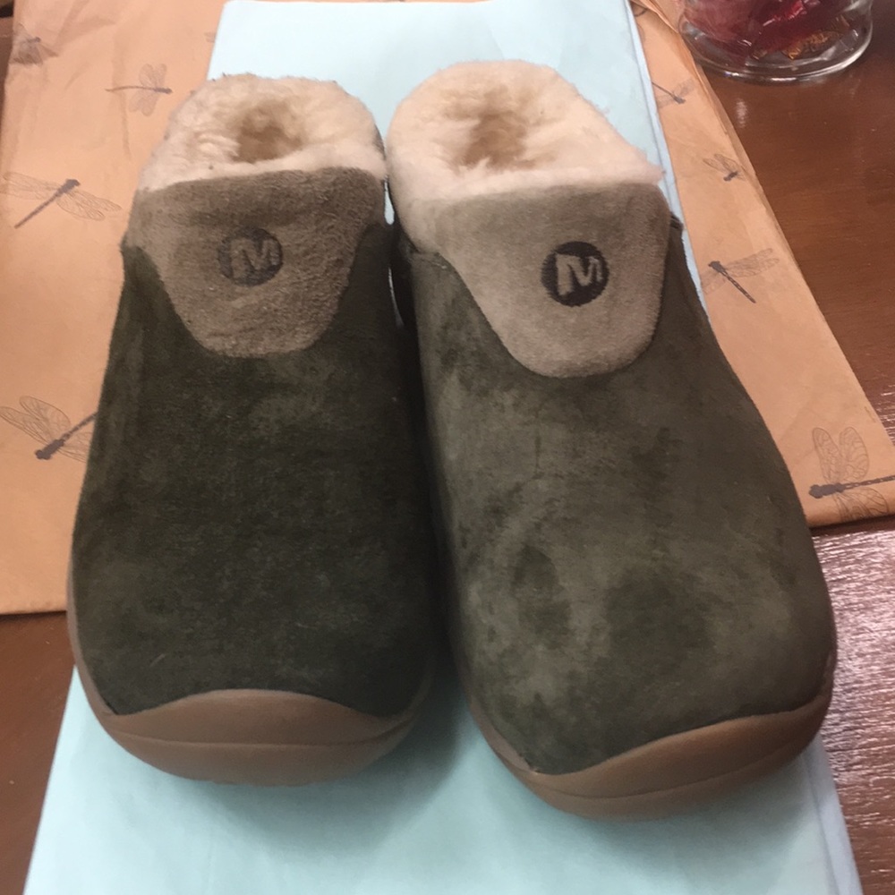 Merrill size 7 clogs